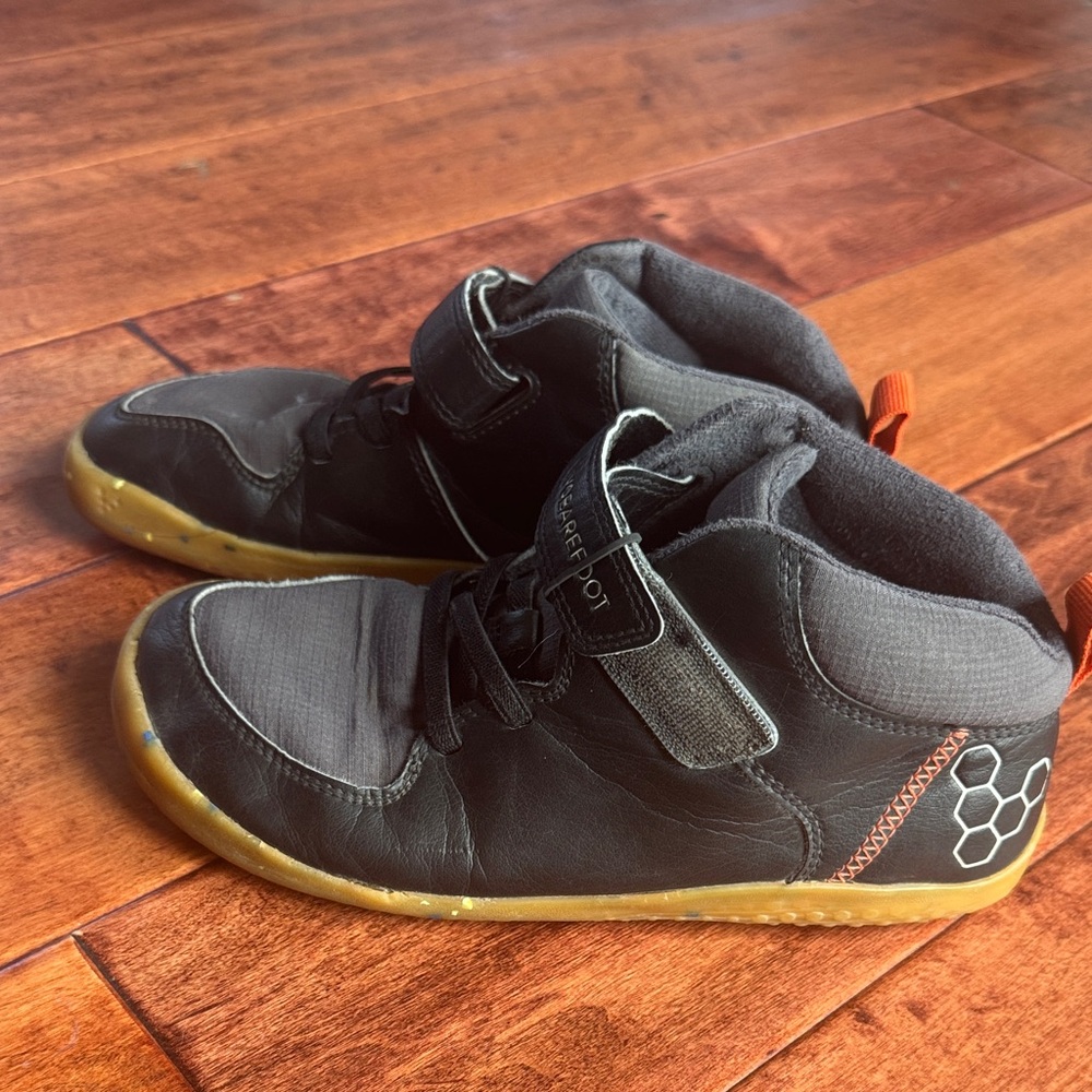 Vivo Barefoot Black Kids Hikers boys 34